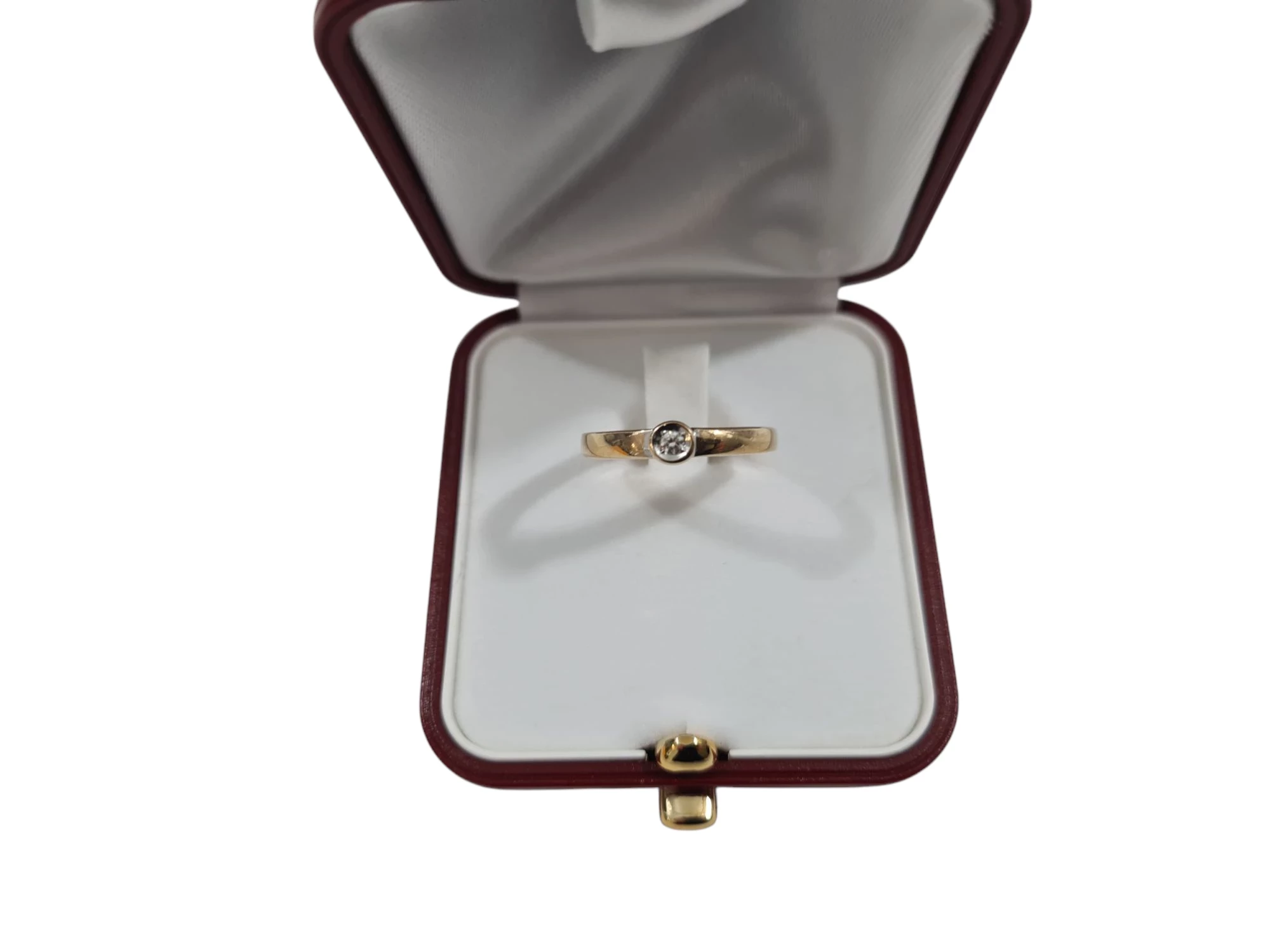 zloty-pierscionek-z-brylantem-material-15835-2