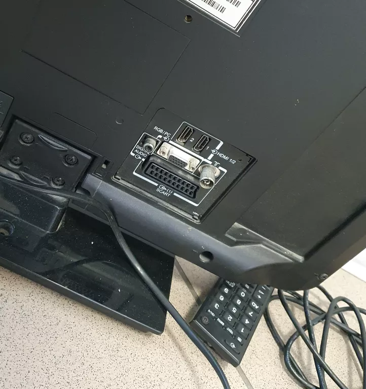 TELEWIZOR TOSHIBA 22" 22EL833G - CZARNY