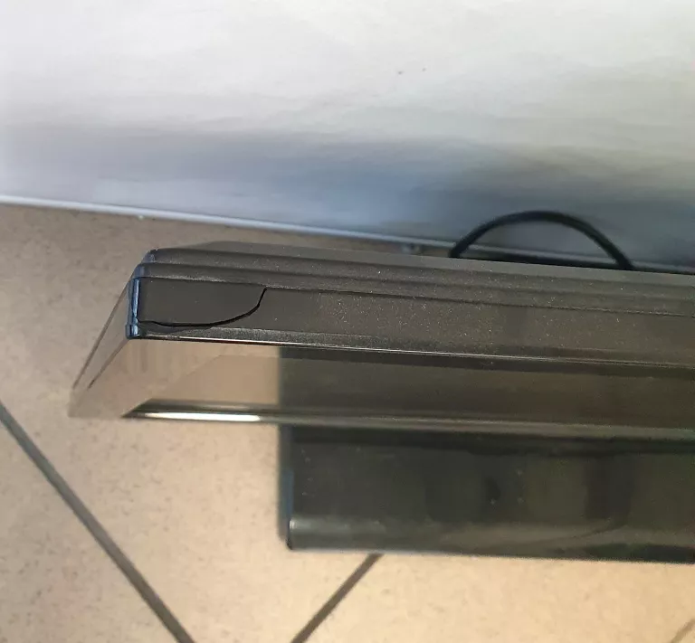 TELEWIZOR TOSHIBA 22" 22EL833G - CZARNY