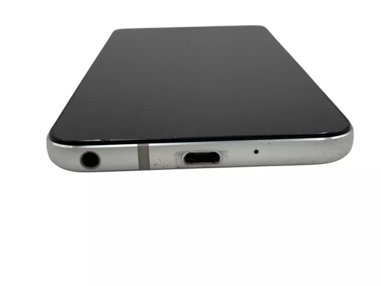 TELEFON LG Q6 3/32GB 5.5" 3000 MAH SREBRNY