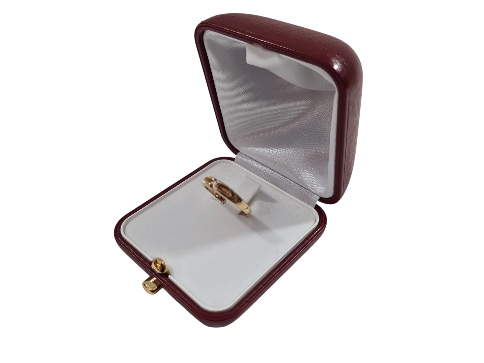 zloty-zareczynowy-pierscionek-z-brylantem-material-15835-2