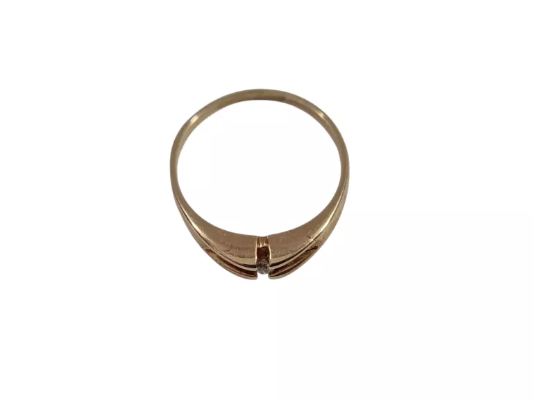 zloty-zareczynowy-pierscionek-z-brylantem-kolor-249512-1647429