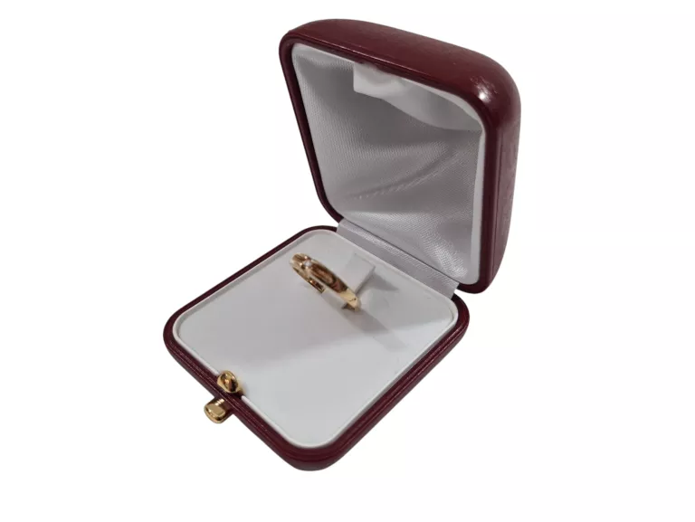 zloty-zareczynowy-pierscionek-z-brylantem-material-15835-2