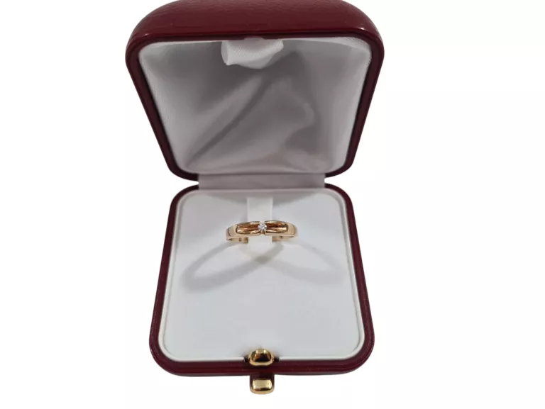 zloty-zareczynowy-pierscionek-z-brylantem-ean-gtin-5035225039547