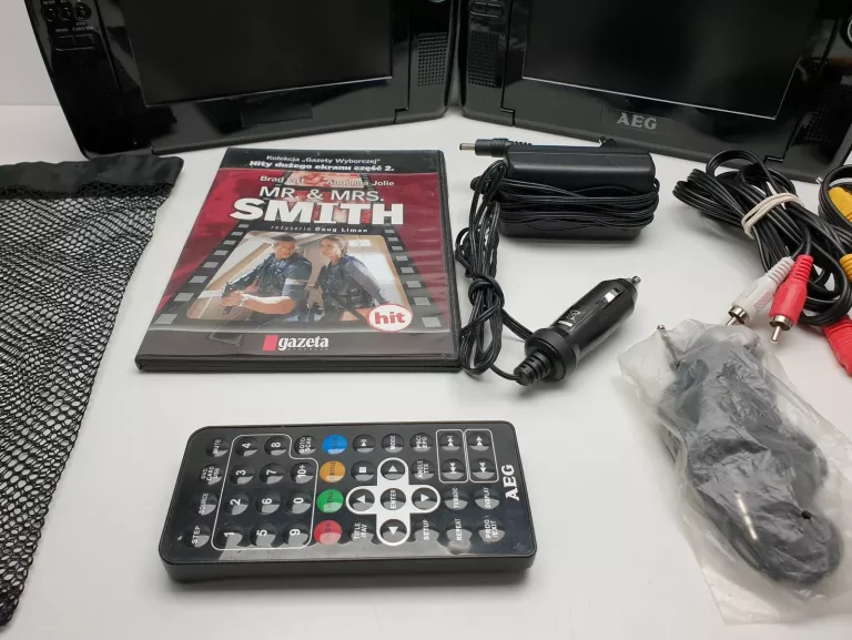 ODTWARZACZ PRZENOŚNY AEG CTV 4944 DVB-T/DVD 2 EKRANY