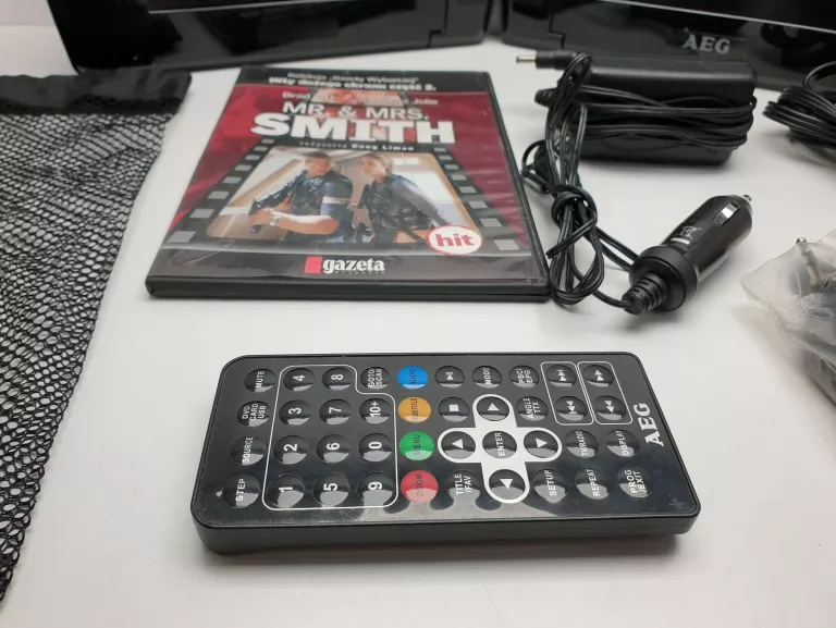 ODTWARZACZ PRZENOŚNY AEG CTV 4944 DVB-T/DVD 2 EKRANY