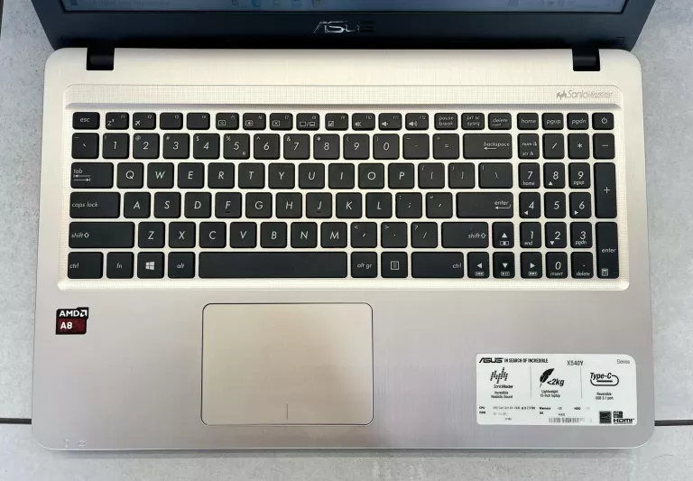 LAPTOP ASUS X540YA 4 GB