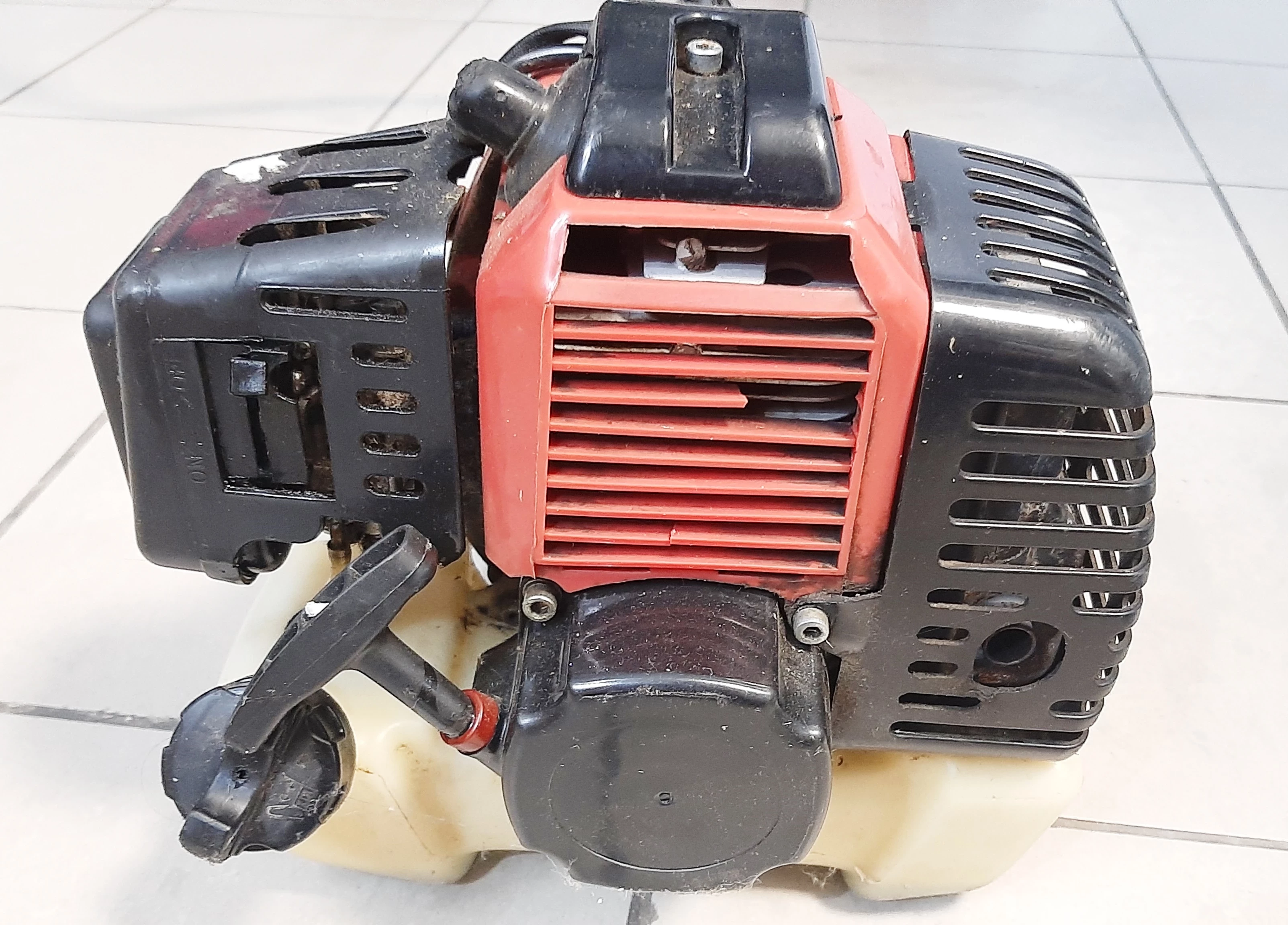 kosa-spalinowa-power-cut-ks500-moc-silnika-650