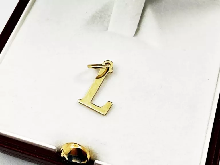 ZŁOTA ZAWIESZKA 585 LITERKA "L" WYSOKOŚĆ: 1CM, WAGA: 0,26G