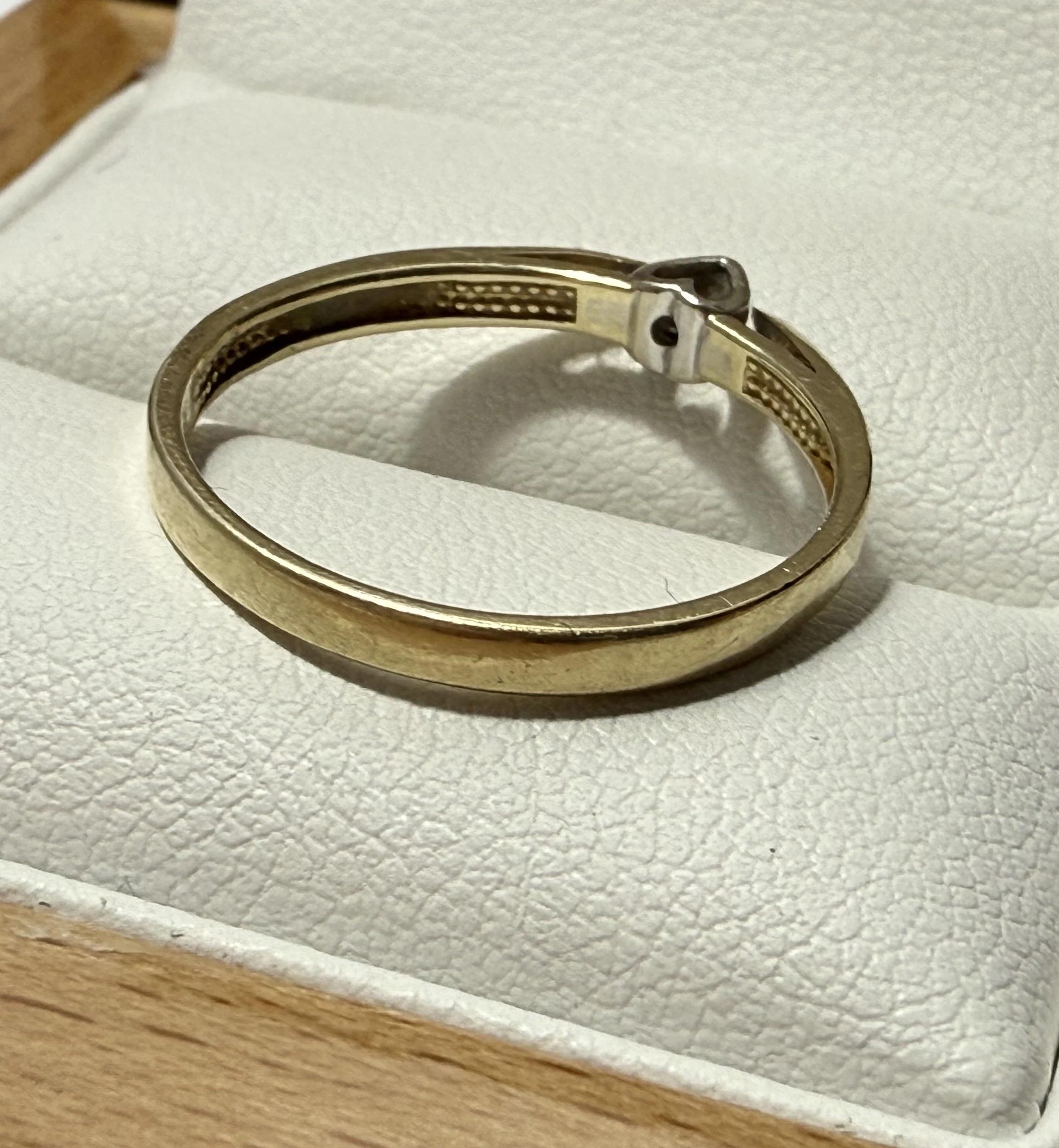 briju-pierscionek-zareczynowy-kolekcja-amazing-zloty-z-brylantem-16g585-kolor-dominujacy-205826-225106