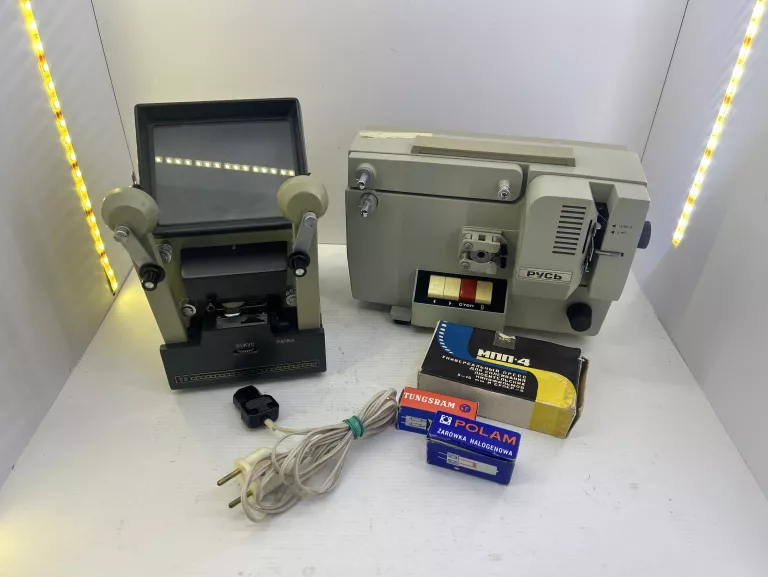 PROJEKTOR RUŚ 8MM STÓŁ MONTAŻOWY
