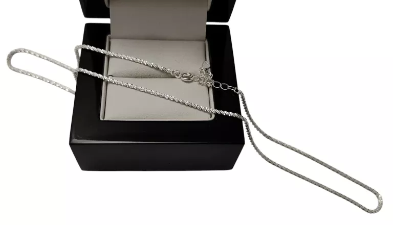 PIĘKNY SREBRNY ŁAŃCUSZEK 2.50 G / 925 / 45 CM