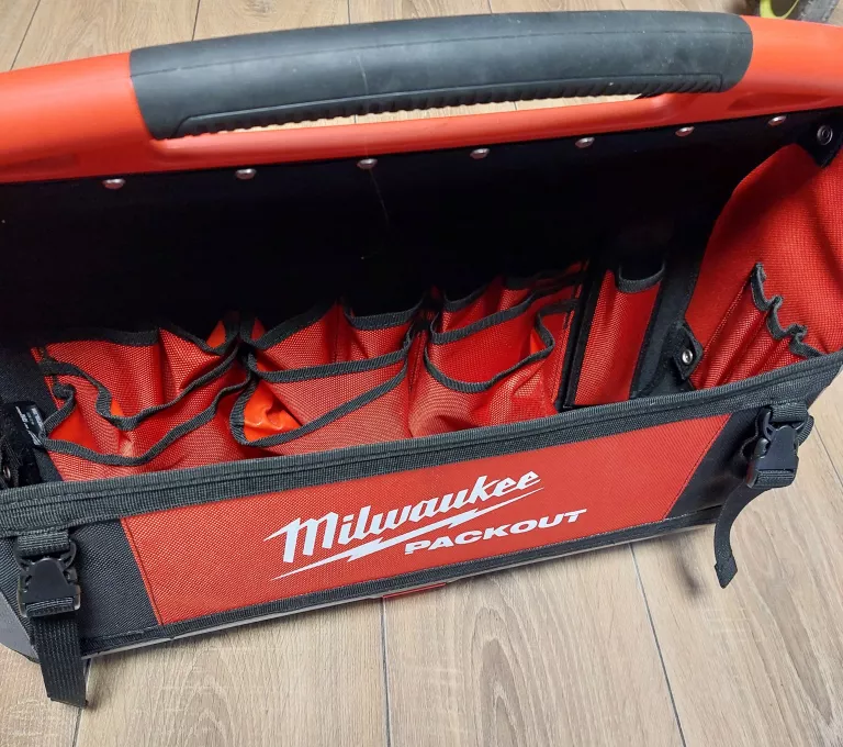 TORBA NARZĘDZIOWA MONTERSKA Z KIESZENIAMI MILWAUKEE PACKOUT 50CM