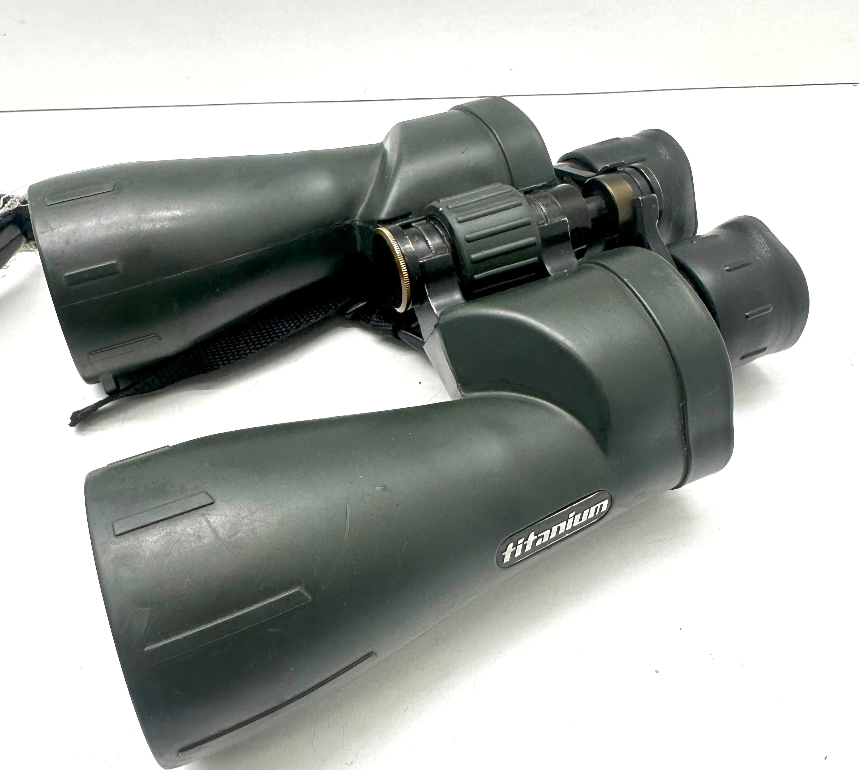 lornetka-delta-optical-titanum-10x56-model-titanium