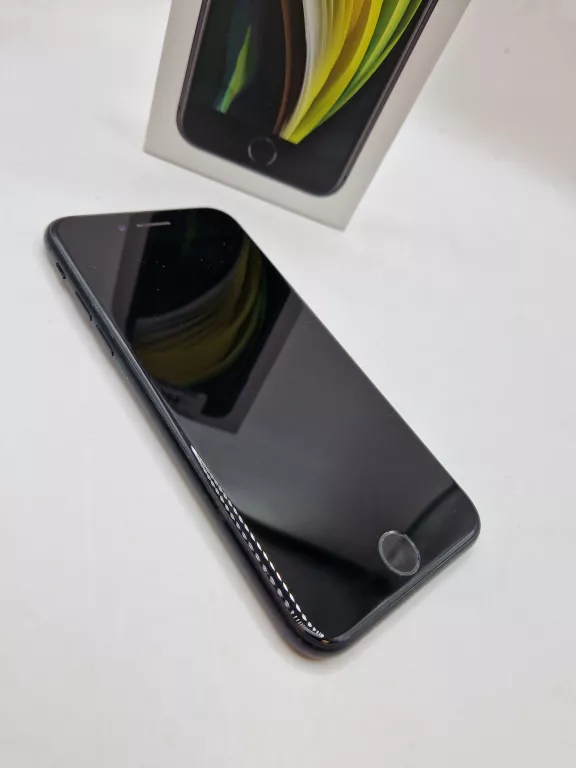 TELEFON APPLE IPHONE SE 2 GEN. 3/64 GB BAT. 76%