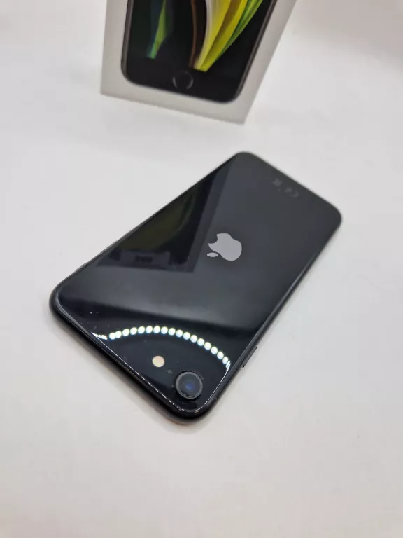 TELEFON APPLE IPHONE SE 2 GEN. 3/64 GB BAT. 76%