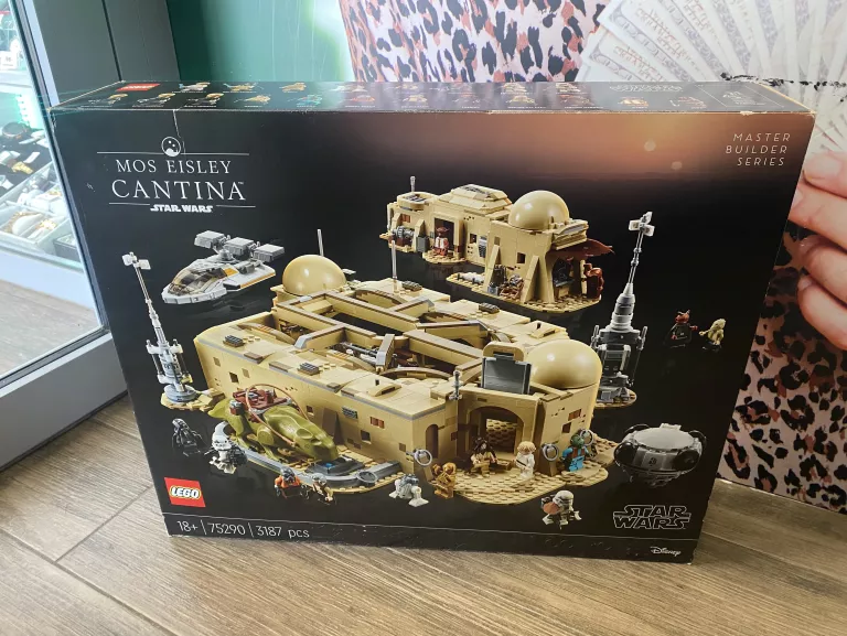 ZESTAW LEGO STAR WARS 75290 KANTYNA MOS EISLEY 3187PCS