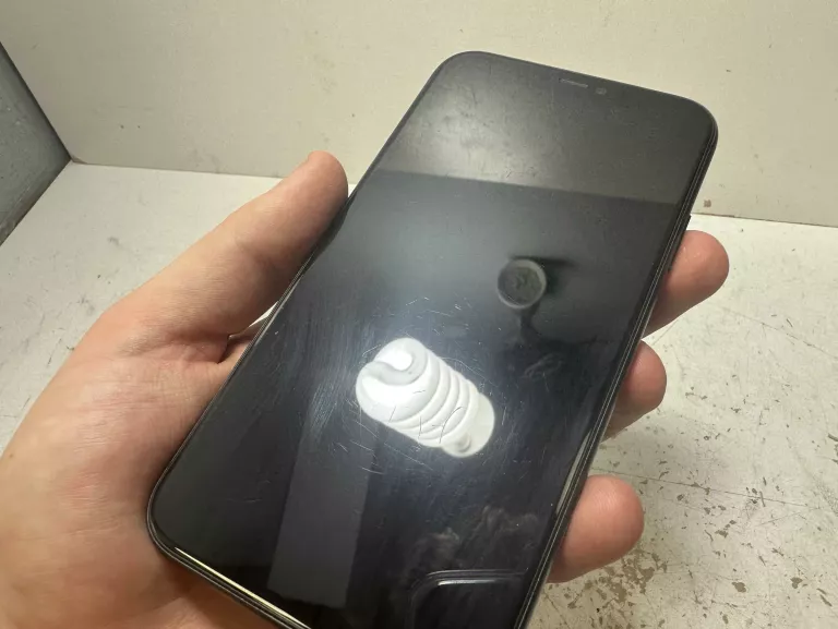 TELEFON IPHONE 11 64GB 79%