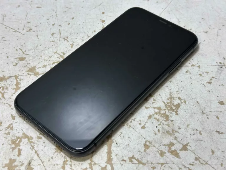 TELEFON IPHONE 11 64GB 79%