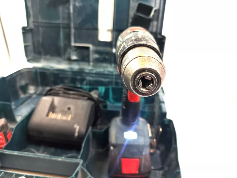 WKRĘTARKA AKUMULATOROWA BOSCH GSR 18V-50 2X AKU ŁAD WALIZKA