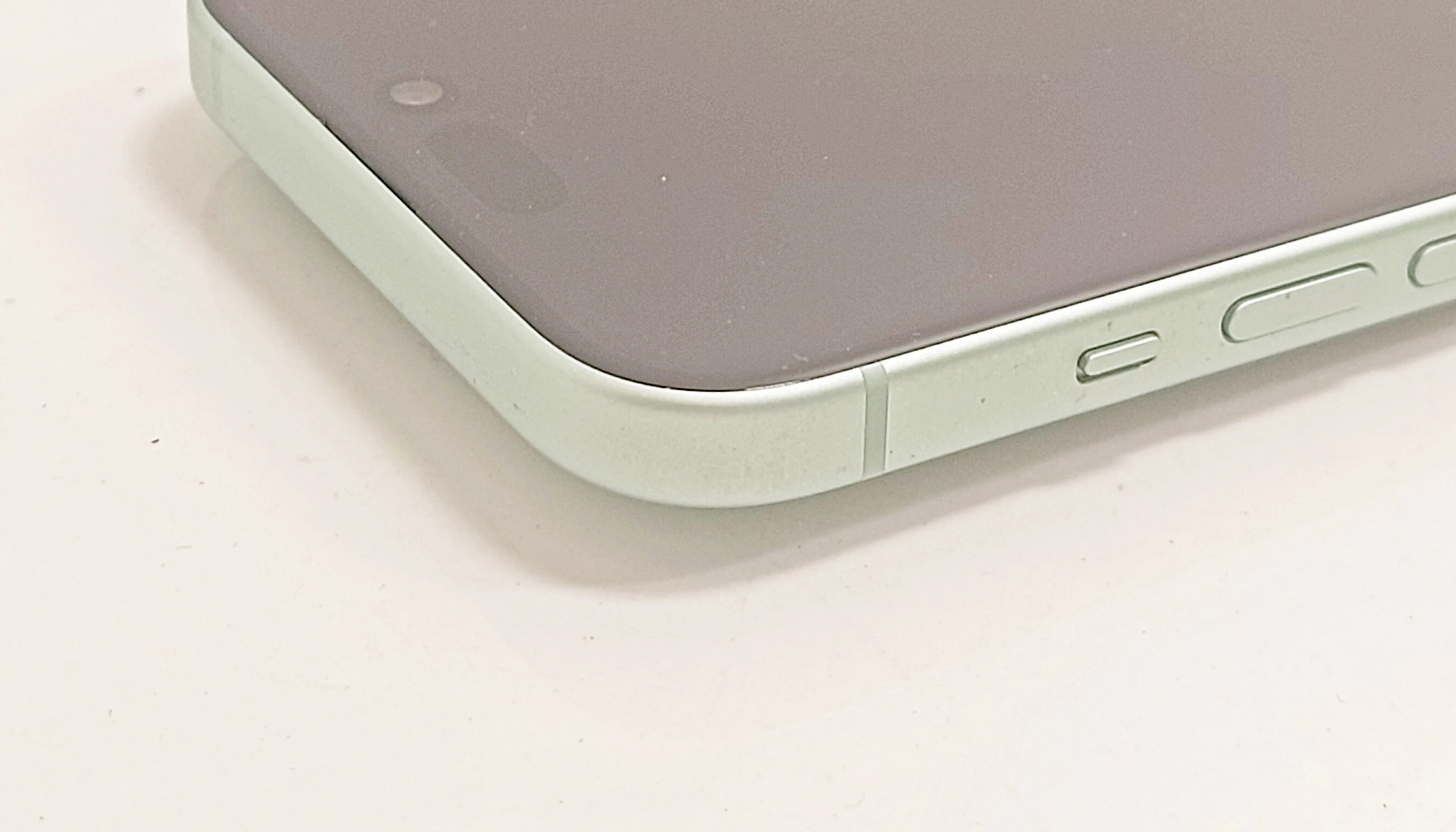 telefon-iphone-15-128gb-100-przekatna-ekranu-610