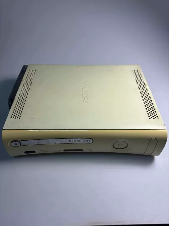 KONSOLA XBOX 360 BIAŁY +2 PADY