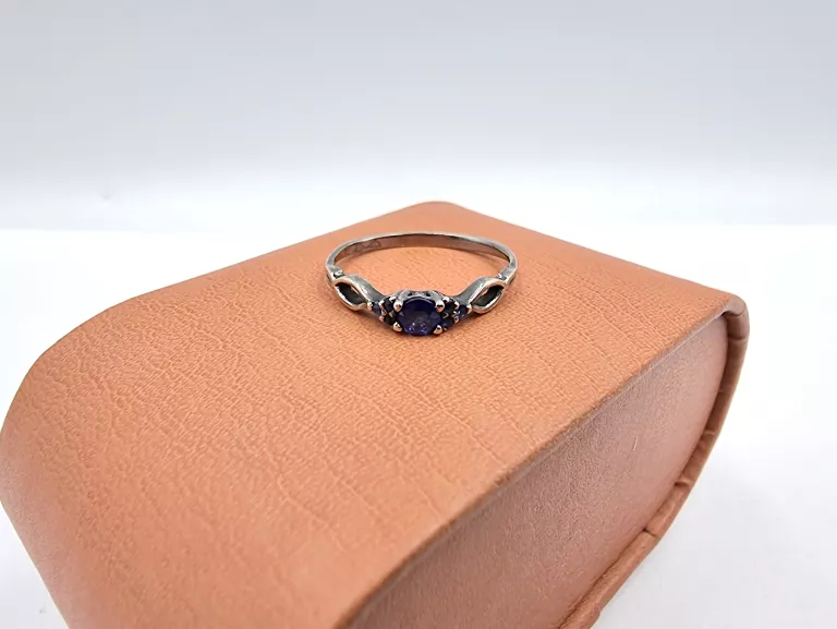 zloty-pierscionek-z-szafirami-029ct-585-131g-r10-stan-11323-2