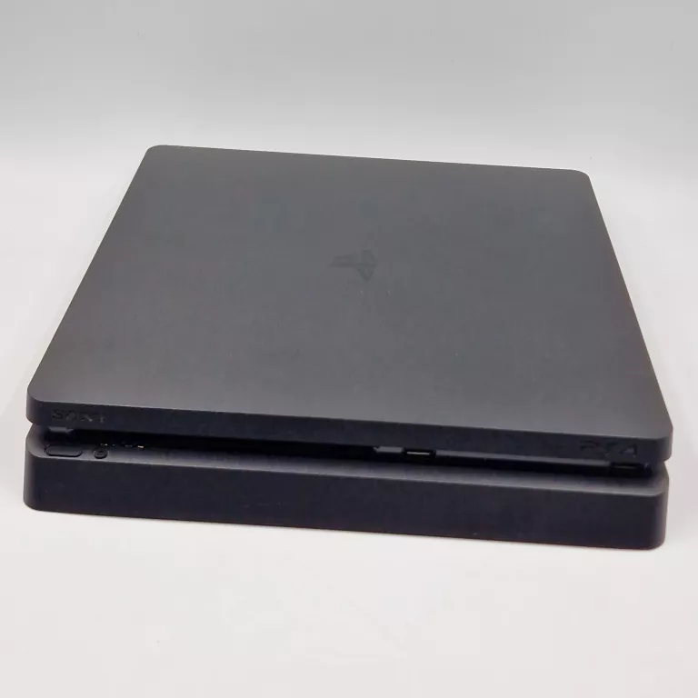 KONSOLA PS4 SLIM 1TB 2 PADY