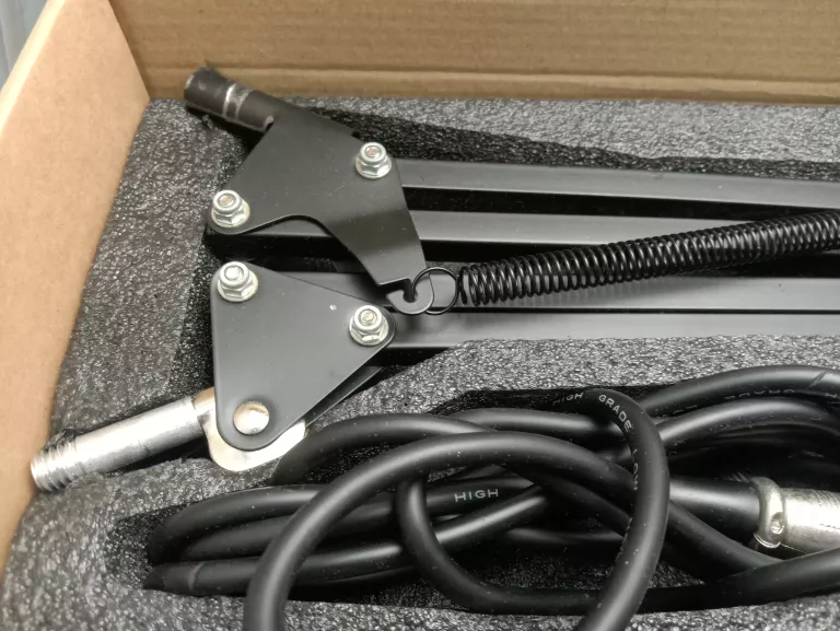 MIKROFON GENESIS RADIUM 300 XLR