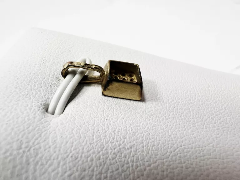 mala-zawieszka-z-cyrkoniami-585-119g-motyw-129129-20