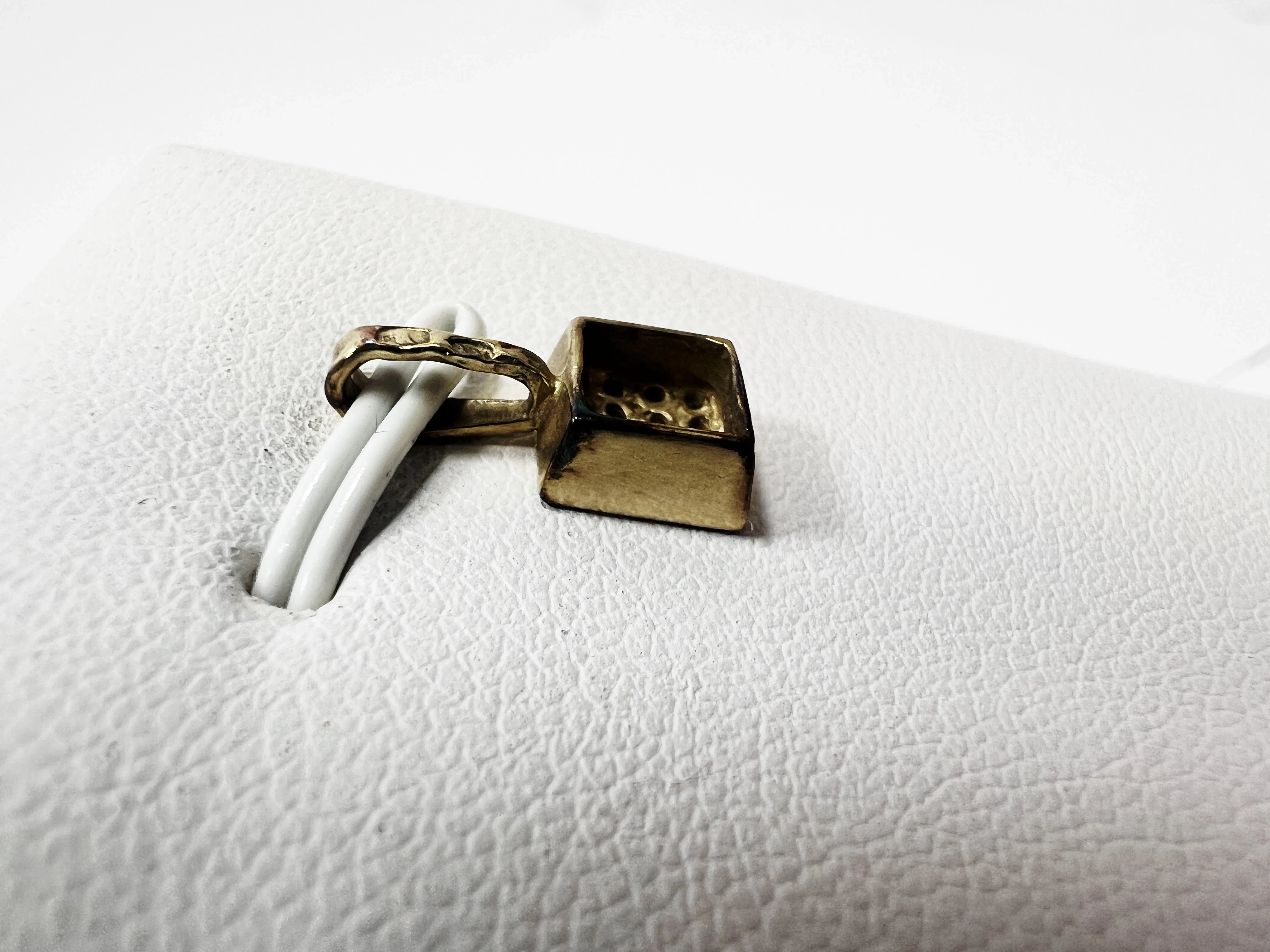 mala-zawieszka-z-cyrkoniami-585-119g-motyw-129129-20