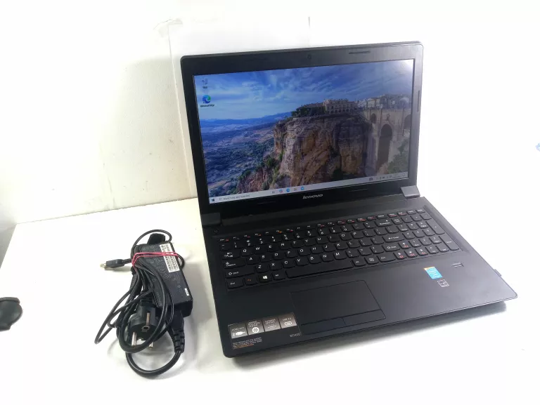 LAPTOP LENOVO B5400 PENTIUM 3550M/ 8 RAM/ 450 GB HDD + ZAS + TORBA