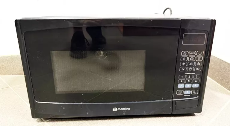 MANDINE KUCHENKA MIKROFALOWA Z GRILLEM 20L