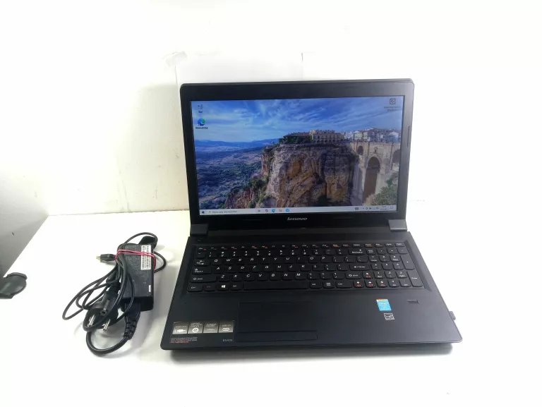LAPTOP LENOVO B5400 PENTIUM 3550M/ 8 RAM/ 450 GB HDD + ZAS + TORBA