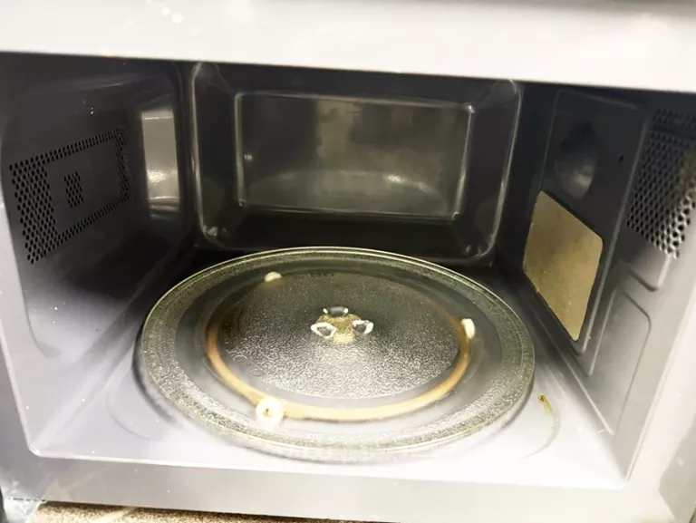 MANDINE KUCHENKA MIKROFALOWA Z GRILLEM 20L