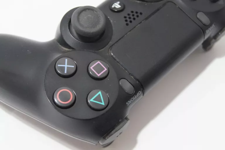 KONSOLA PS4 PRO 1TB + PAD