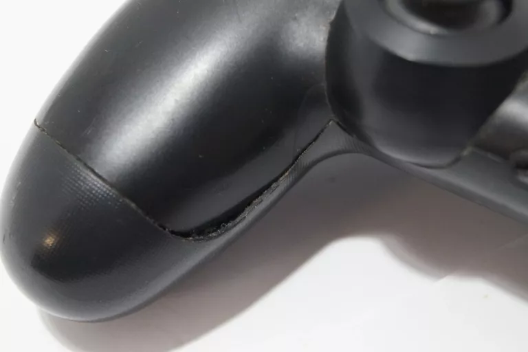 KONSOLA PS4 PRO 1TB + PAD