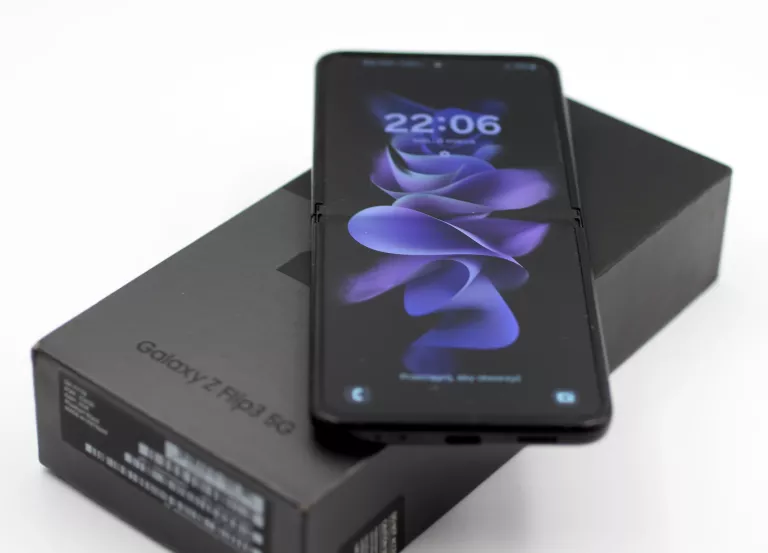 TELEFON SSAMSUNG GALAXY Z FLIP3 5G 8/256GB