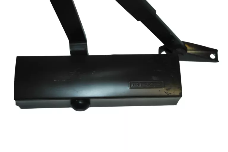 geze-domykacz-do-drzwi-maksymalna-waga-drzwi-6000