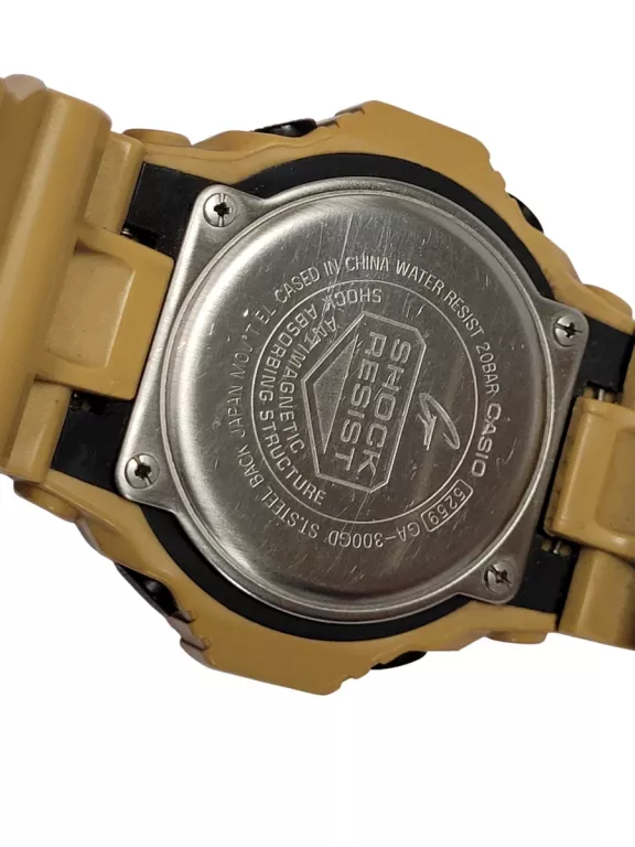 ZEGAREK CASIO G-SHOCK GA-300GD-9AER