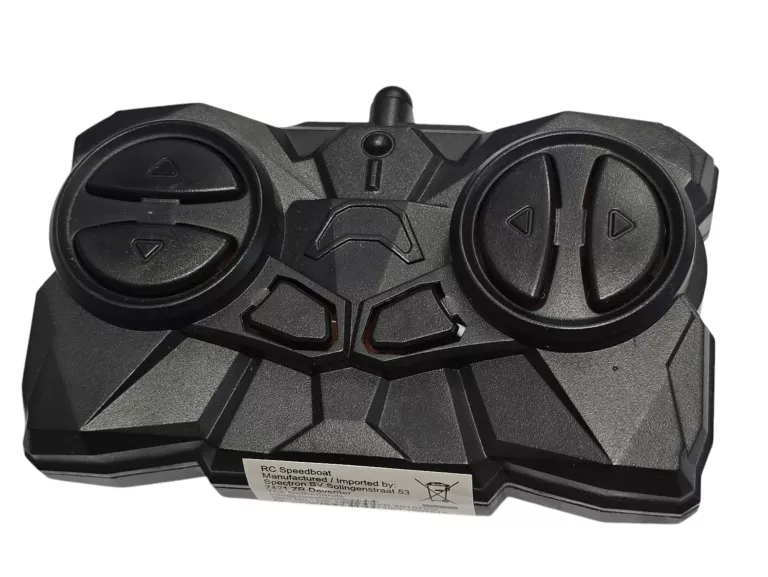 lodka-zdalnie-sterowana-minimalny-wiek-dziecka-250062-1794312