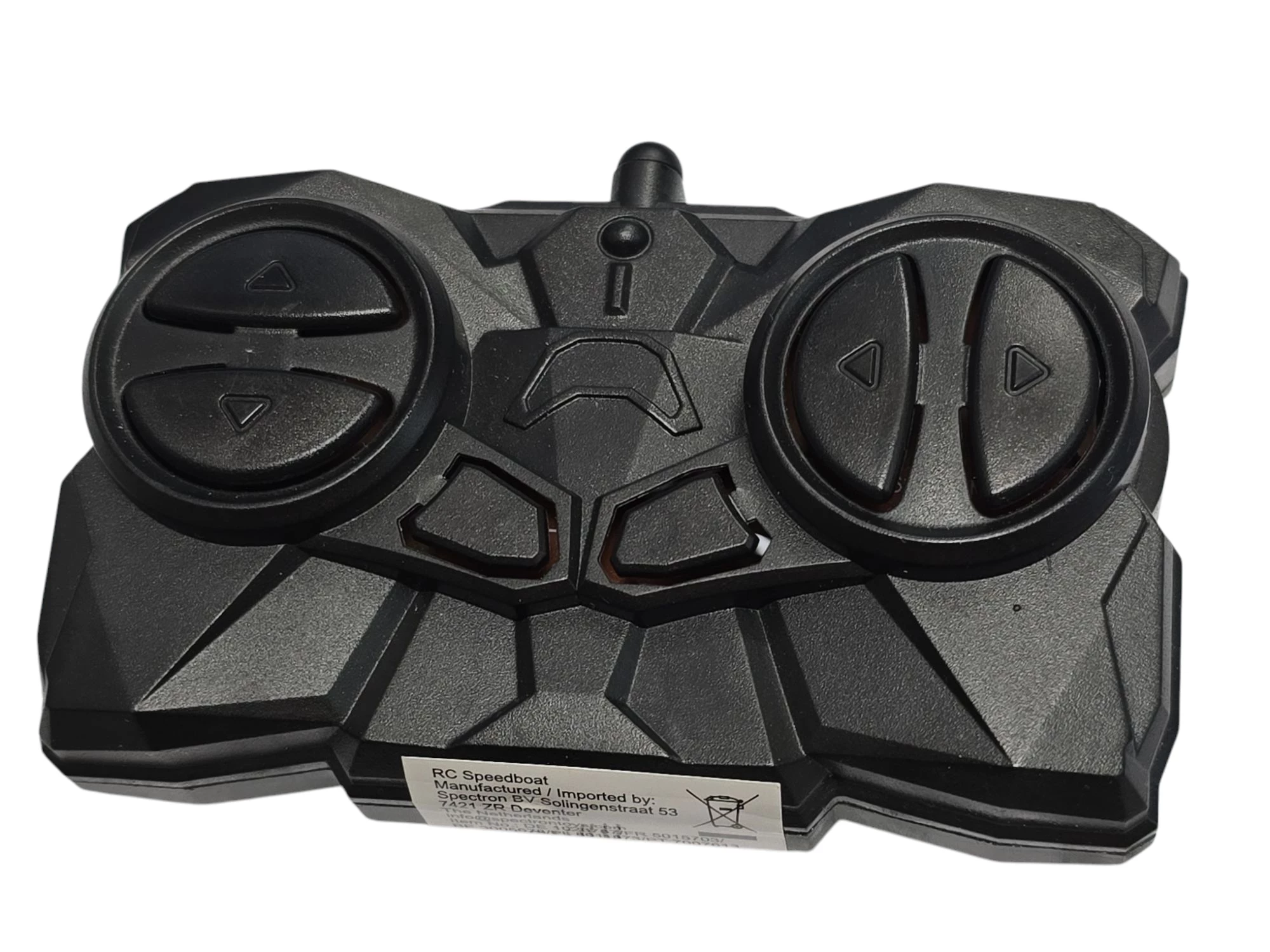 lodka-zdalnie-sterowana-minimalny-wiek-dziecka-250062-1794312