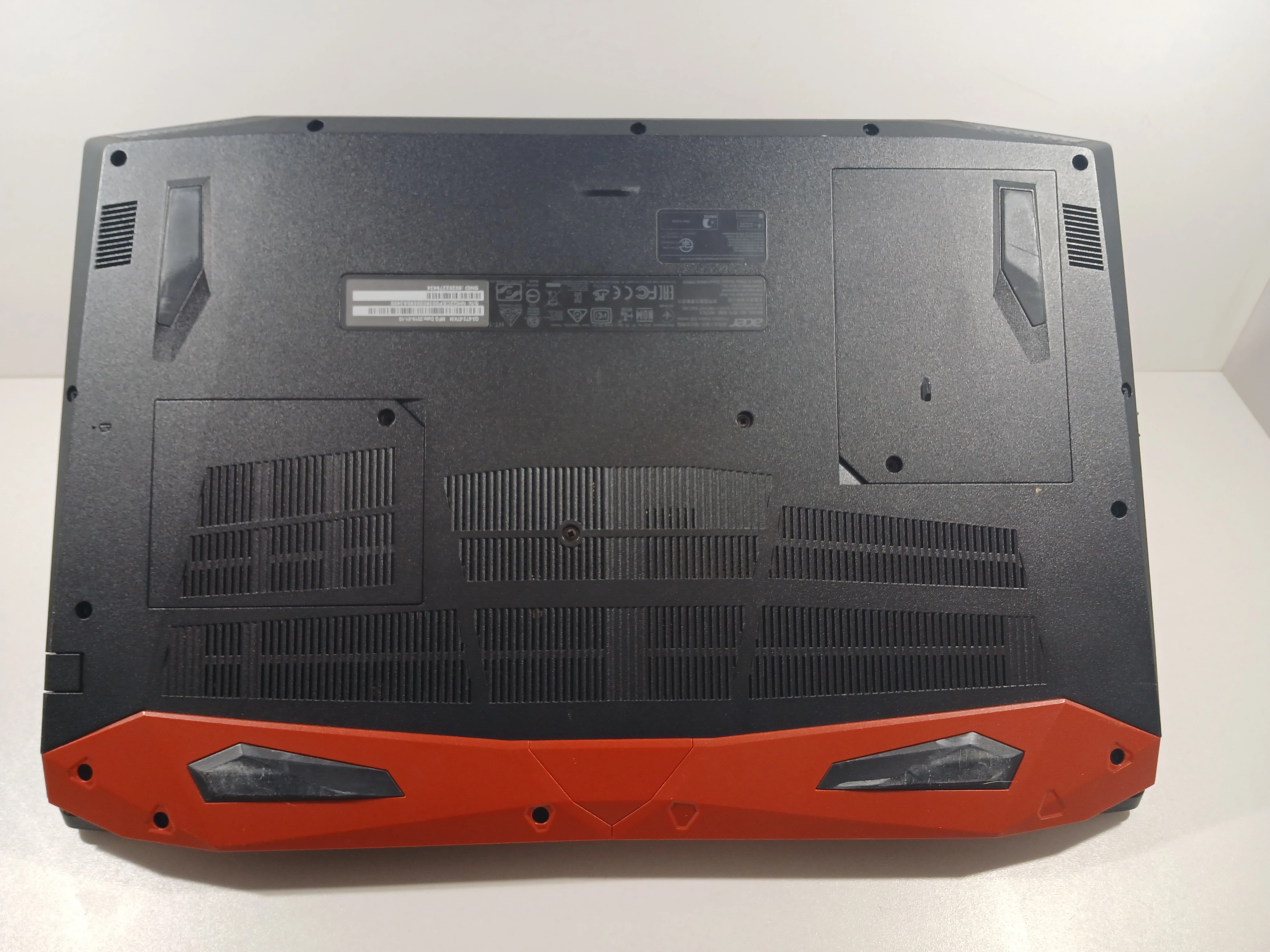 laptop-acer-n18i3-predator-helios-300-geforce-gtx-intel-core-i5-rodzaj-karty-graficznej-1234-1