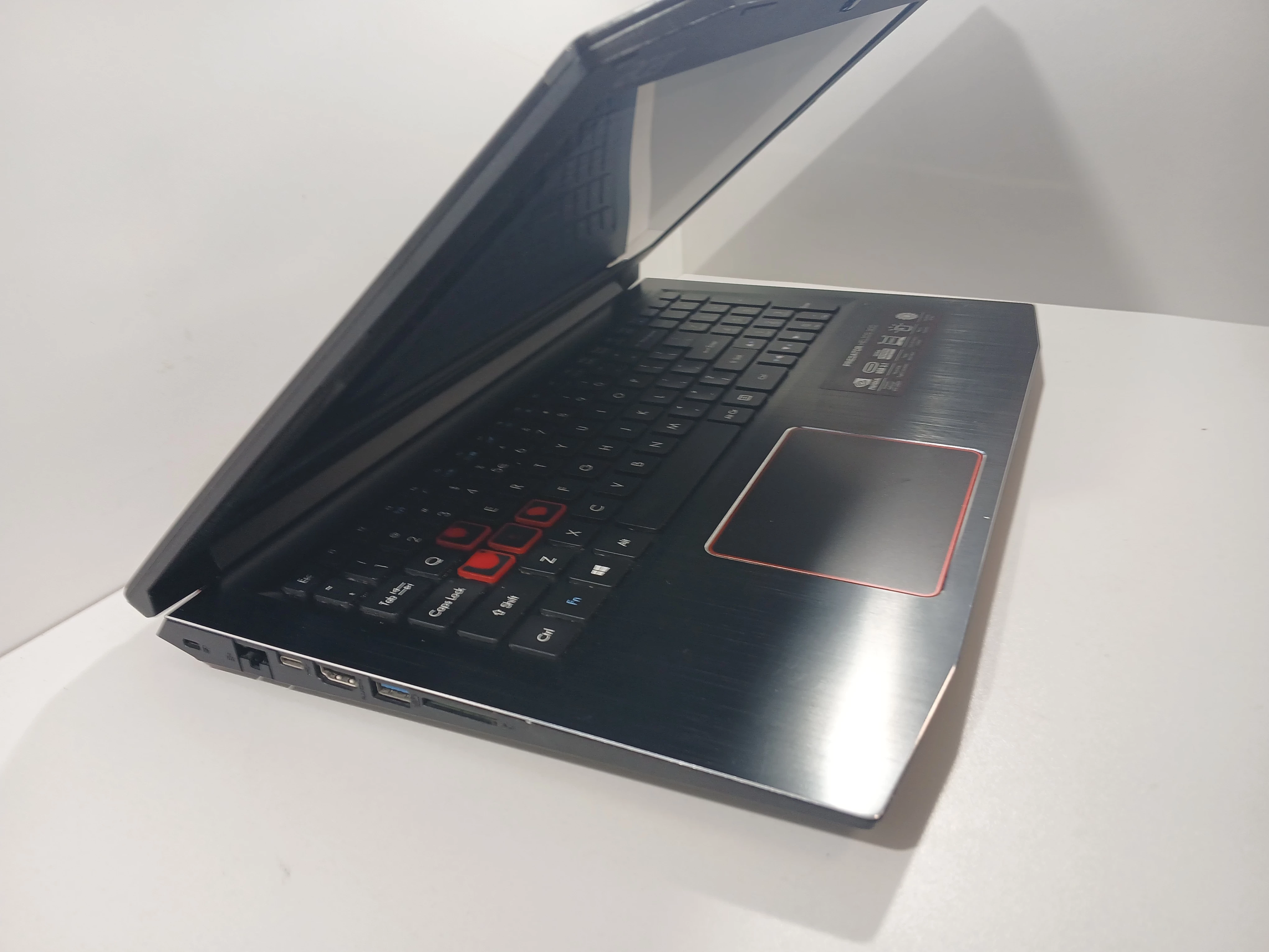 laptop-acer-n18i3-predator-helios-300-geforce-gtx-intel-core-i5-wielkosc-pamieci-ram-200941-2185