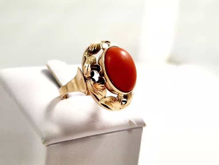 zloty-pierscionek-z-koralem-585-730g-r18-material-15835-536870912