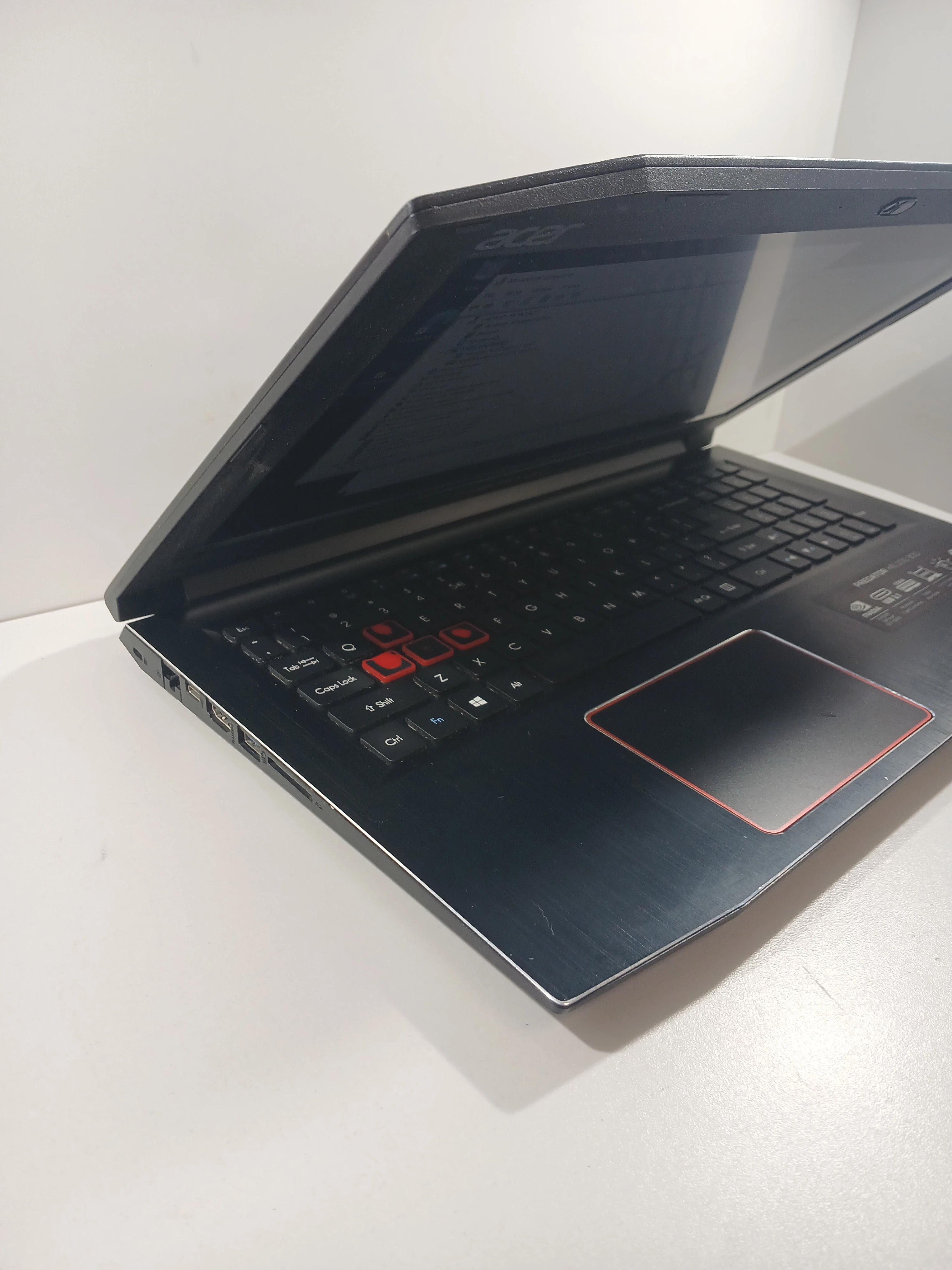 laptop-acer-n18i3-predator-helios-300-geforce-gtx-intel-core-i5-pojemnosc-dysku-1000