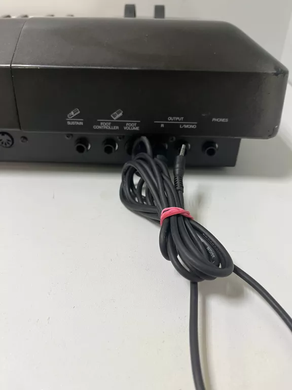 SYNTEZATOR YAMAHA QS-300