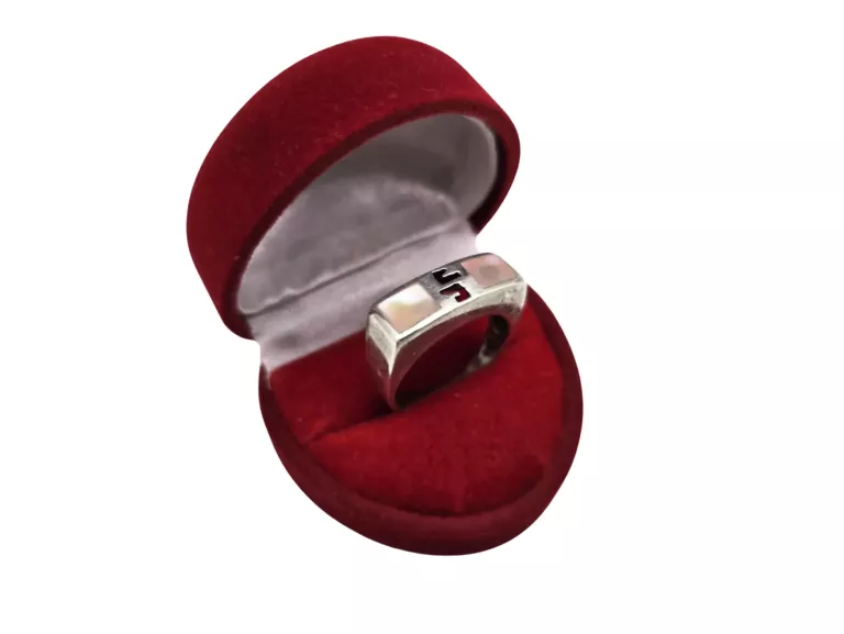 SREBRNY PIERŚCIONEK 925 VINTAGE Z MASĄ PERŁOWĄ 5,85G R.20