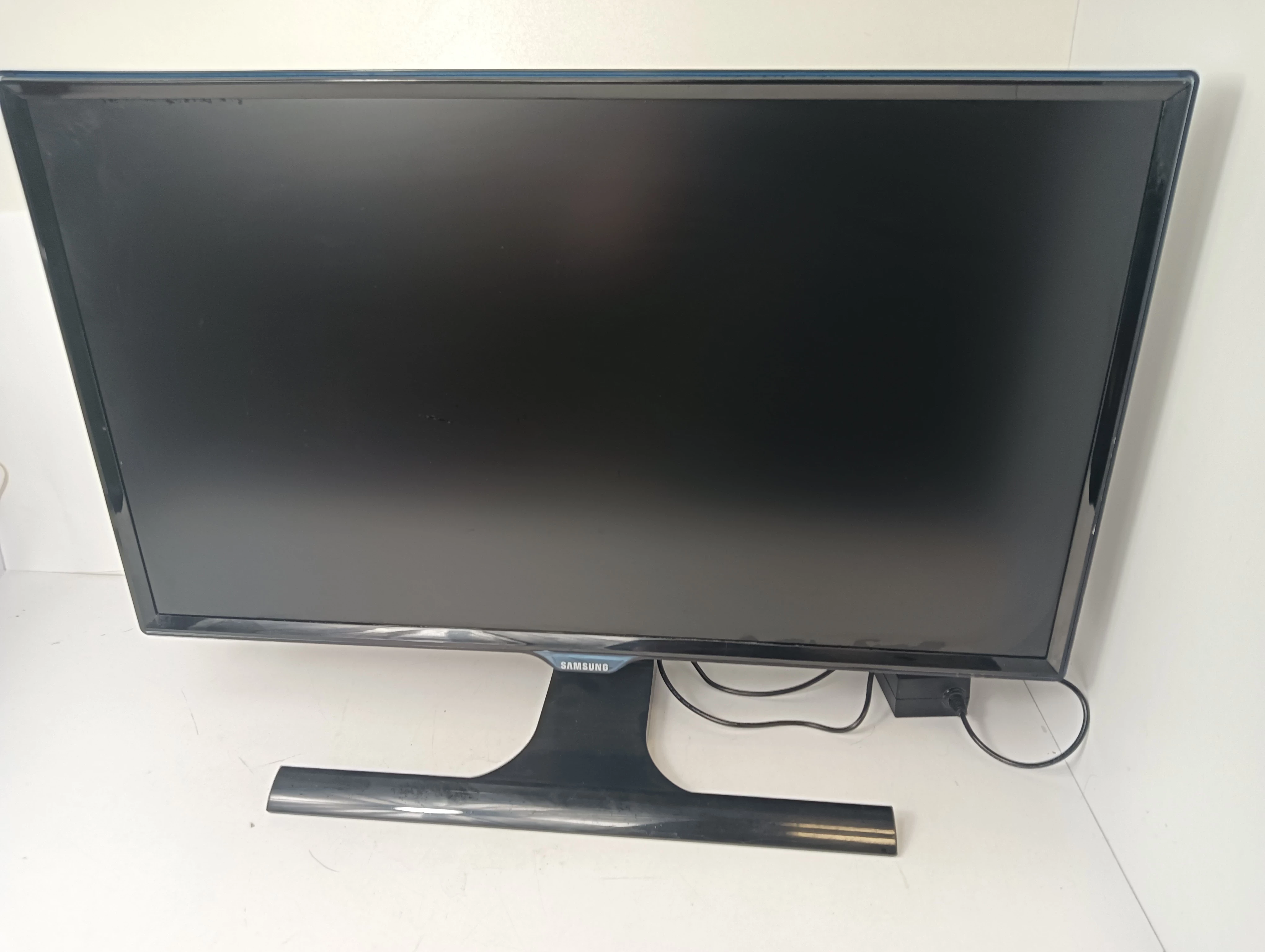 monitor-led-samsung-t24e390ew-mrongowiusza-7-olsztyn