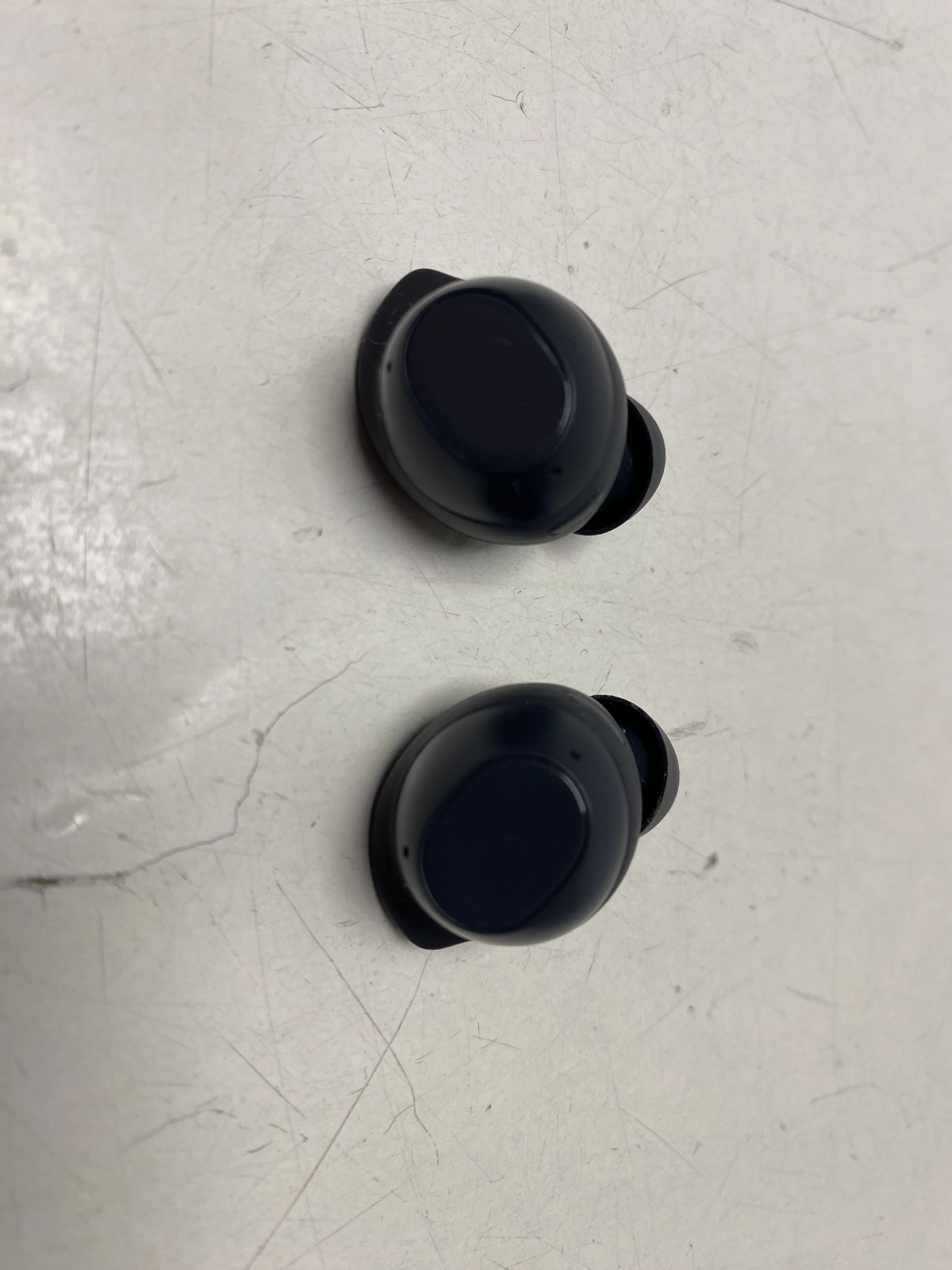 sluchawki-samsung-galaxy-buds-fe-stan-11323-2
